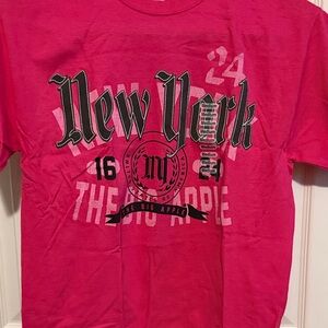 *NWT*Pink New York Graphic T-Shirt
